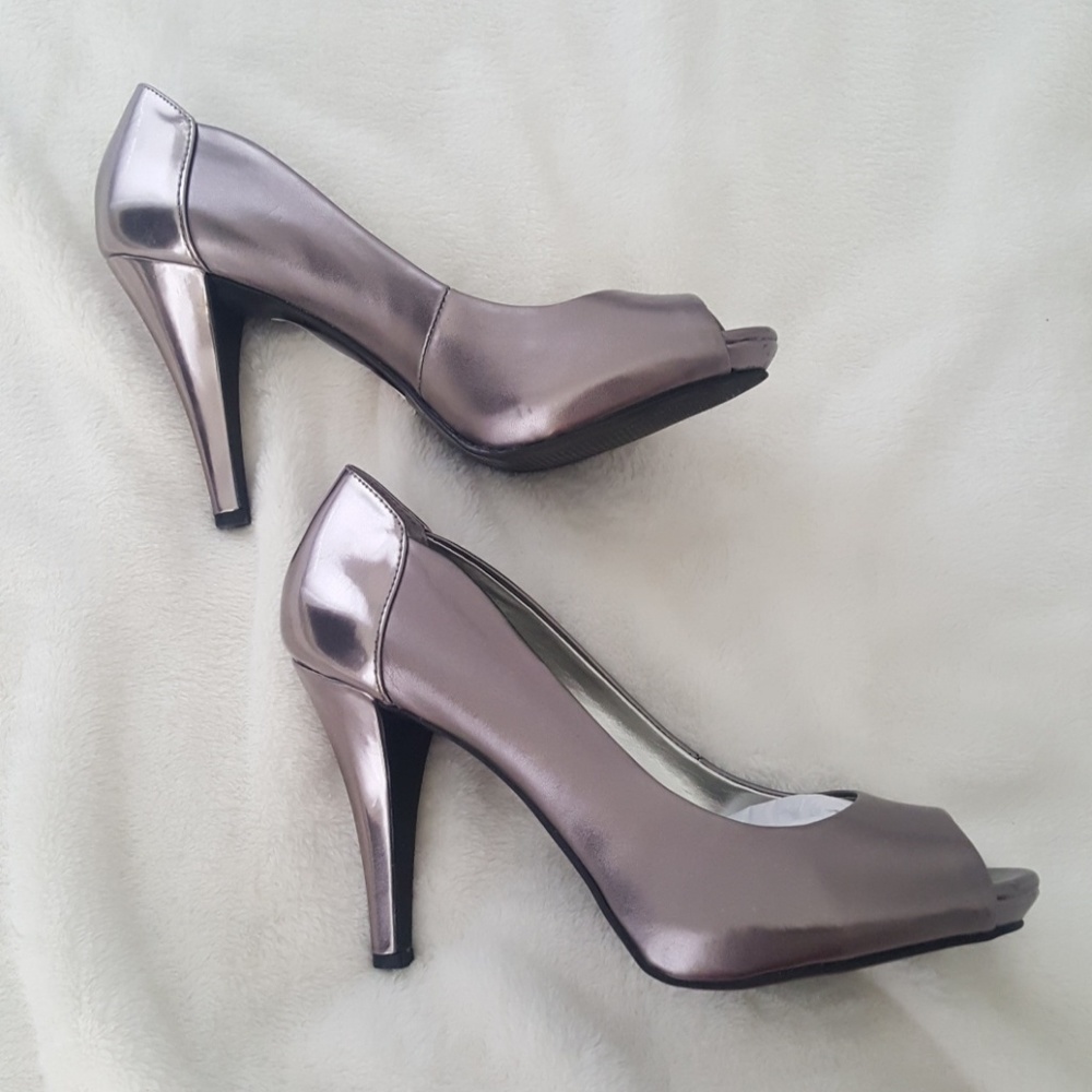 Style & Co Pewter Open Toe Heels sz 9
